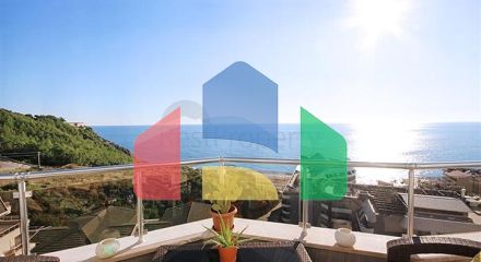 Пентхаус 4+1 с дизайнерским ремонтом и шикарным видом на море