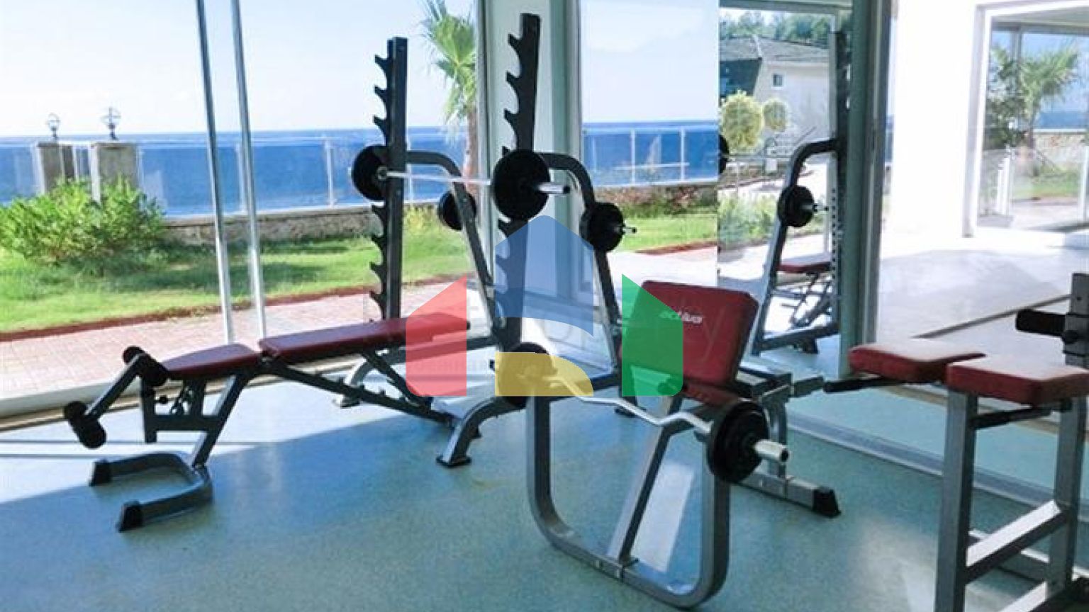 Пентхаус 4+1 с дизайнерским ремонтом и шикарным видом на море