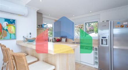 Роскошная вилла у моря в живописном уголке Средиземноморья