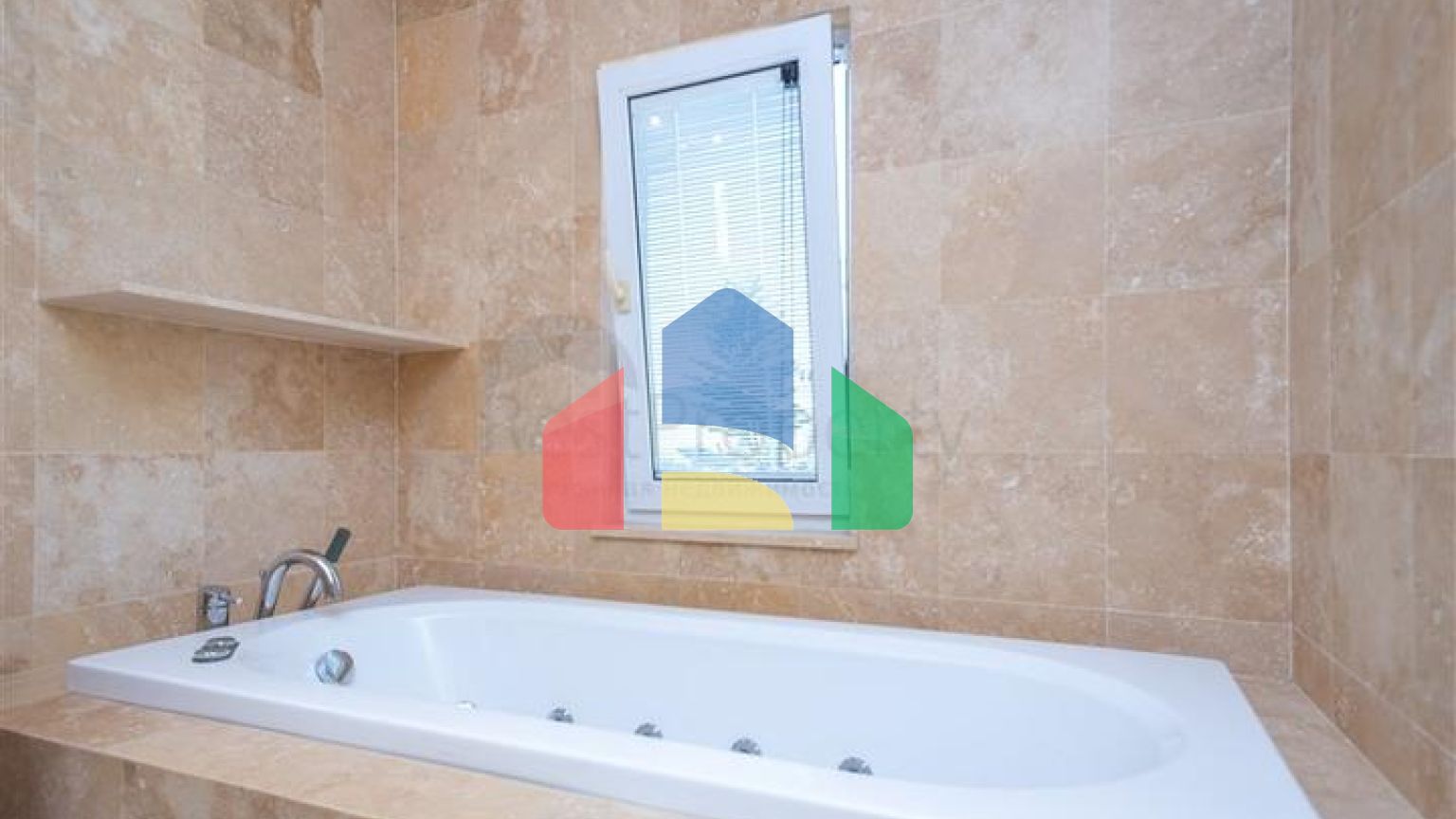 Роскошная вилла у моря в живописном уголке Средиземноморья