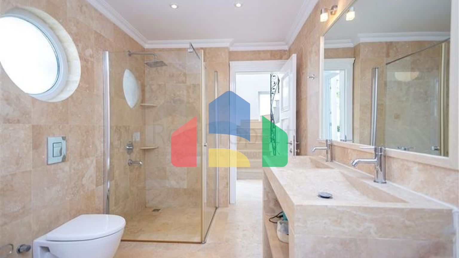 Роскошная вилла у моря в живописном уголке Средиземноморья