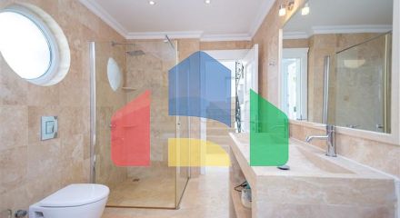 Роскошная вилла у моря в живописном уголке Средиземноморья