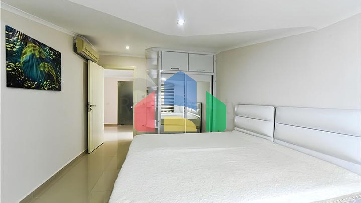 Роскошная квартира с видом на море и полной инфраструктурой в сердце Конаклы