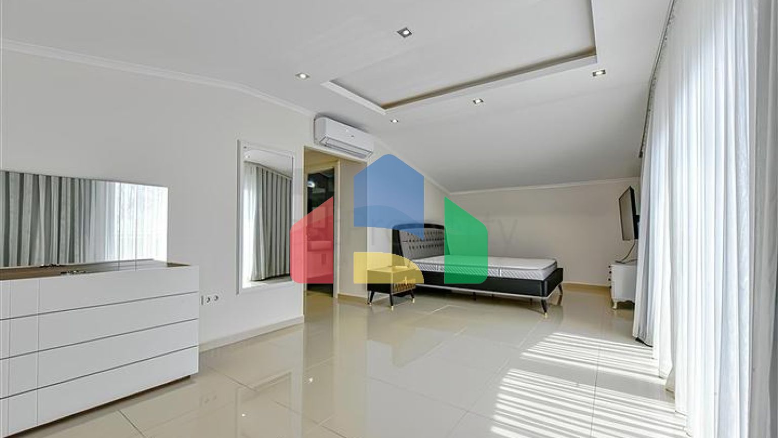 Роскошная квартира с видом на море и полной инфраструктурой в сердце Конаклы