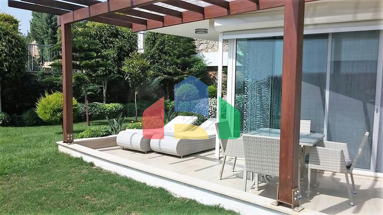 Розкішні апартаменти 1 + 1 в Конакли