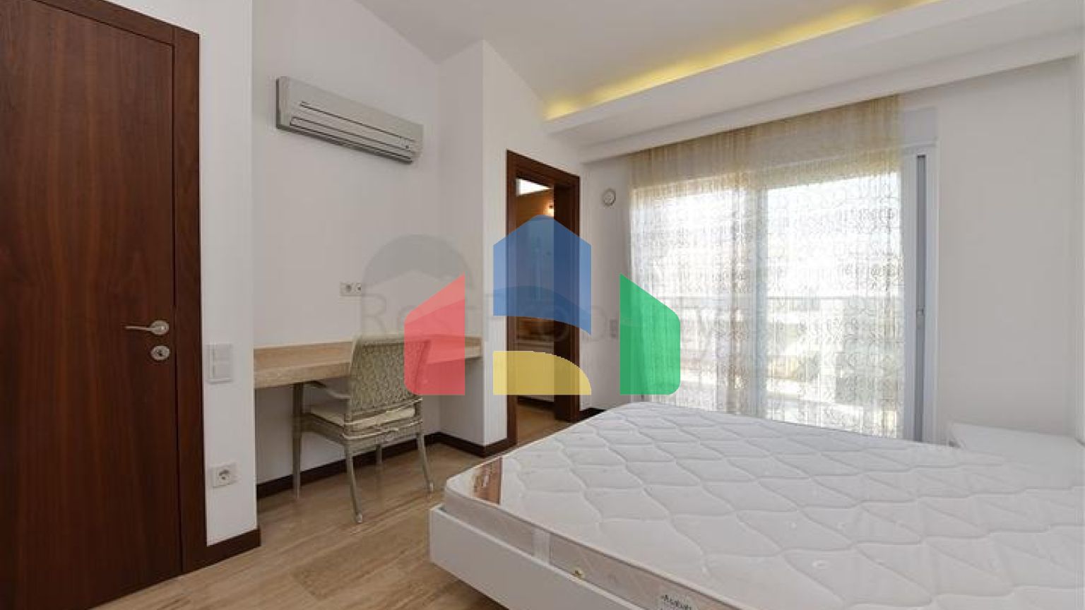 Просторный пентхаус 3+1 в районе Конаклы