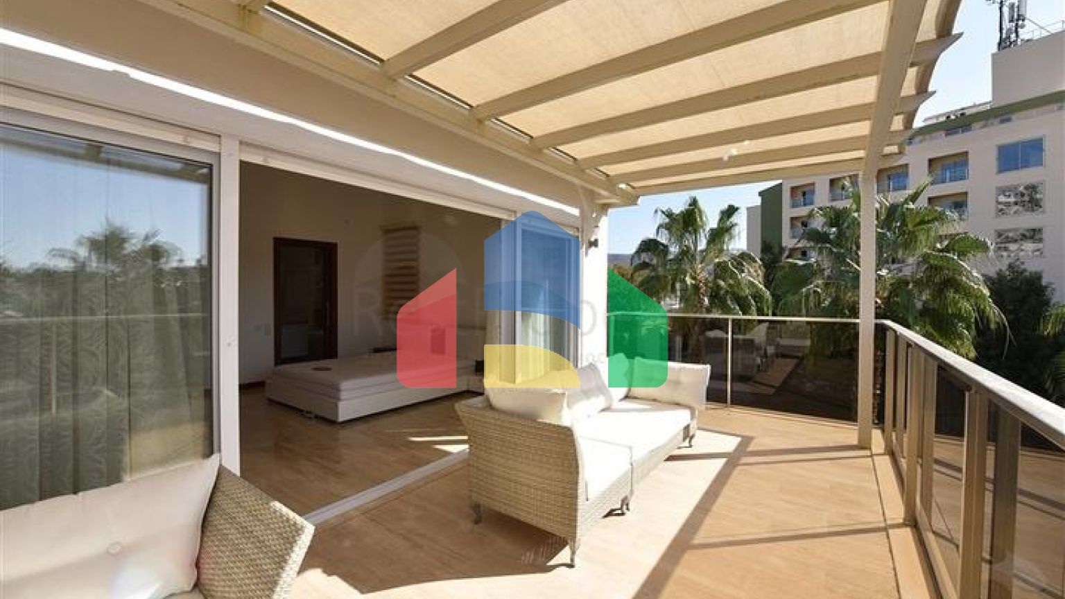 Просторный пентхаус 3+1 в районе Конаклы