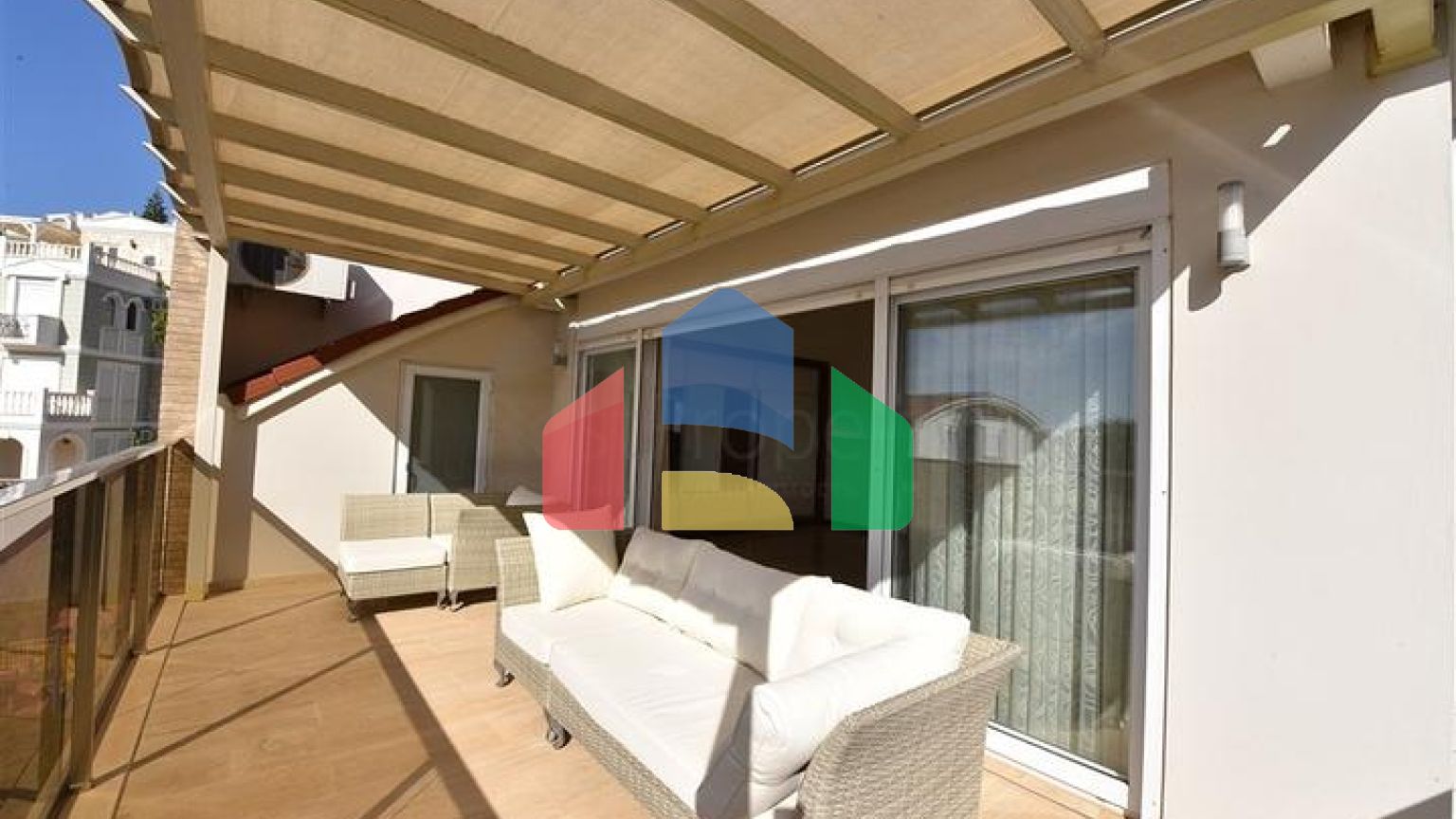 Просторный пентхаус 3+1 в районе Конаклы