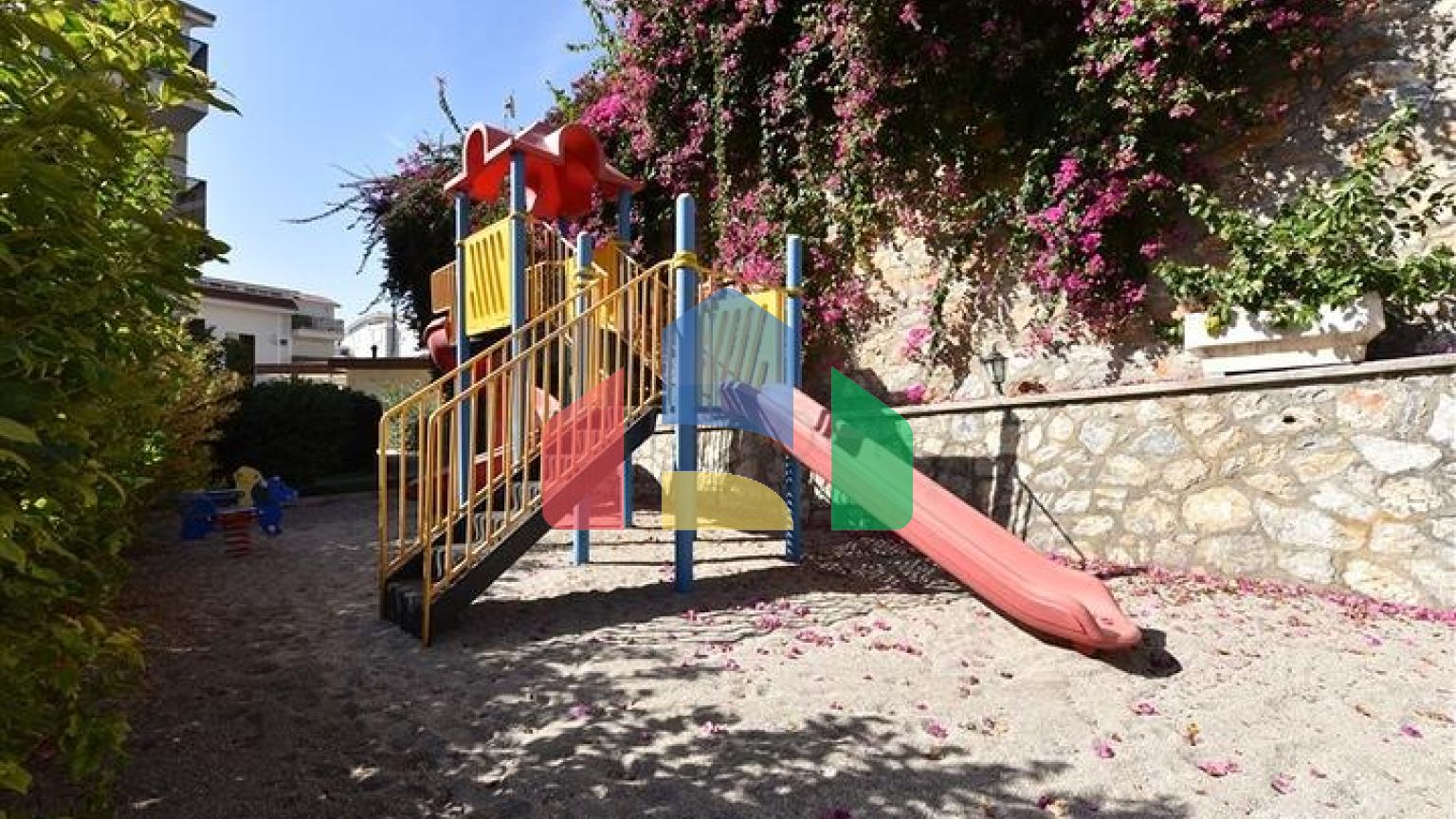 Просторный пентхаус 3+1 в районе Конаклы