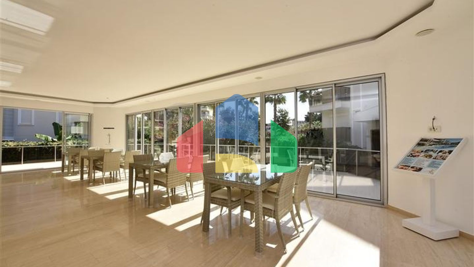 Просторный пентхаус 3+1 в районе Конаклы