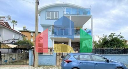 Вілла 6 + 2 з басейном в районі Конакли