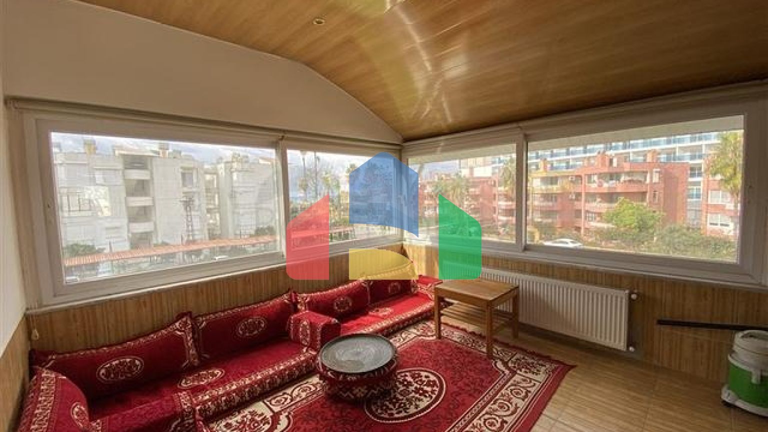 Вілла 6 + 2 з басейном в районі Конакли