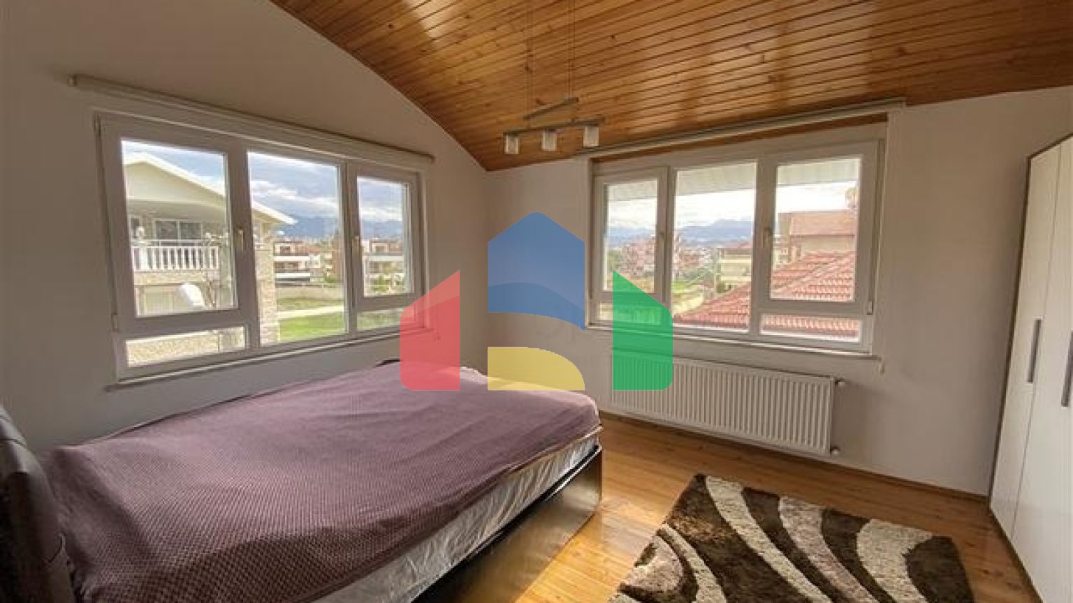 Вілла 6 + 2 з басейном в районі Конакли