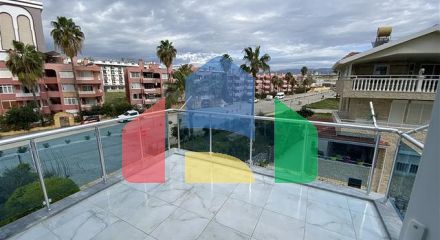 Вілла 6 + 2 з басейном в районі Конакли