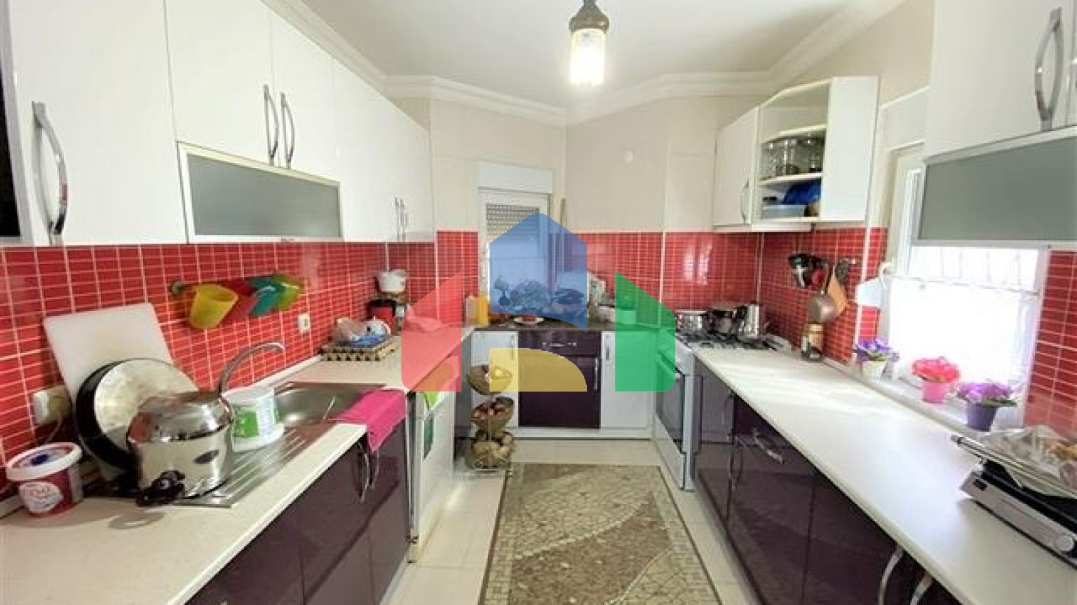 Вілла 6 + 2 з басейном в районі Конакли