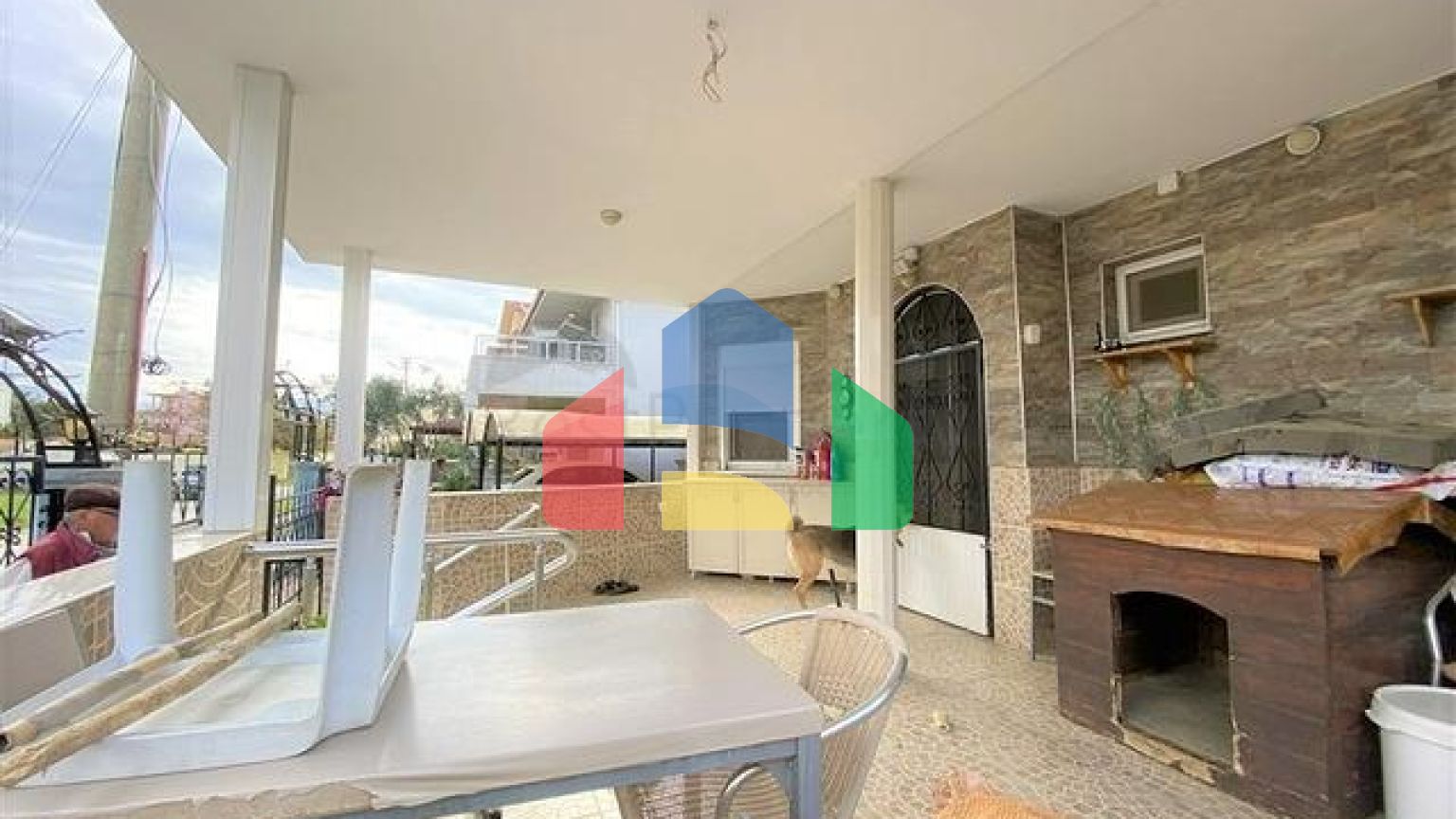 Вілла 6 + 2 з басейном в районі Конакли