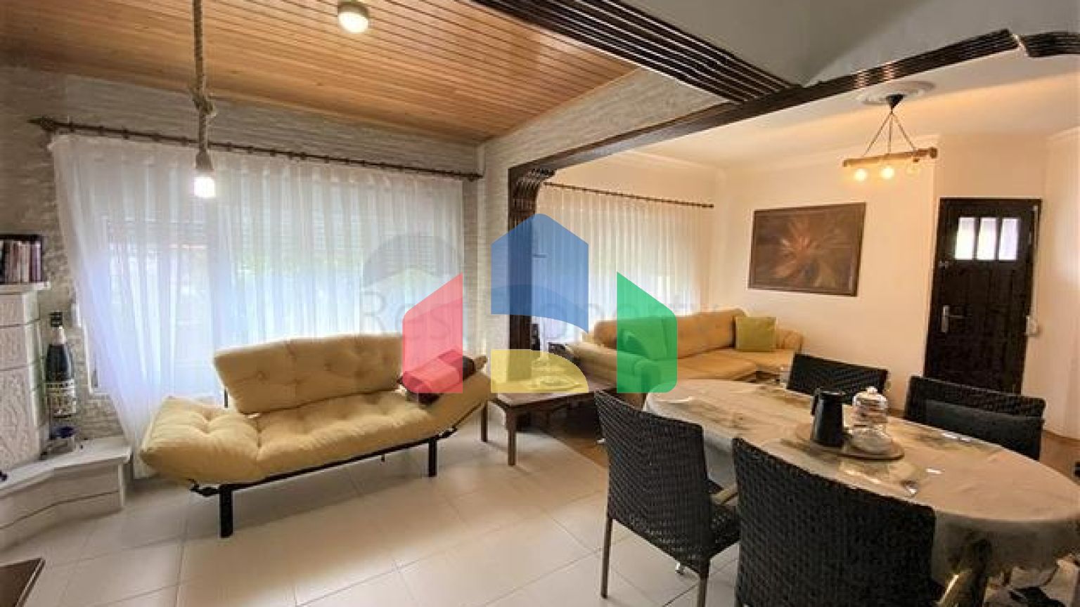 Вілла 6 + 2 з басейном в районі Конакли