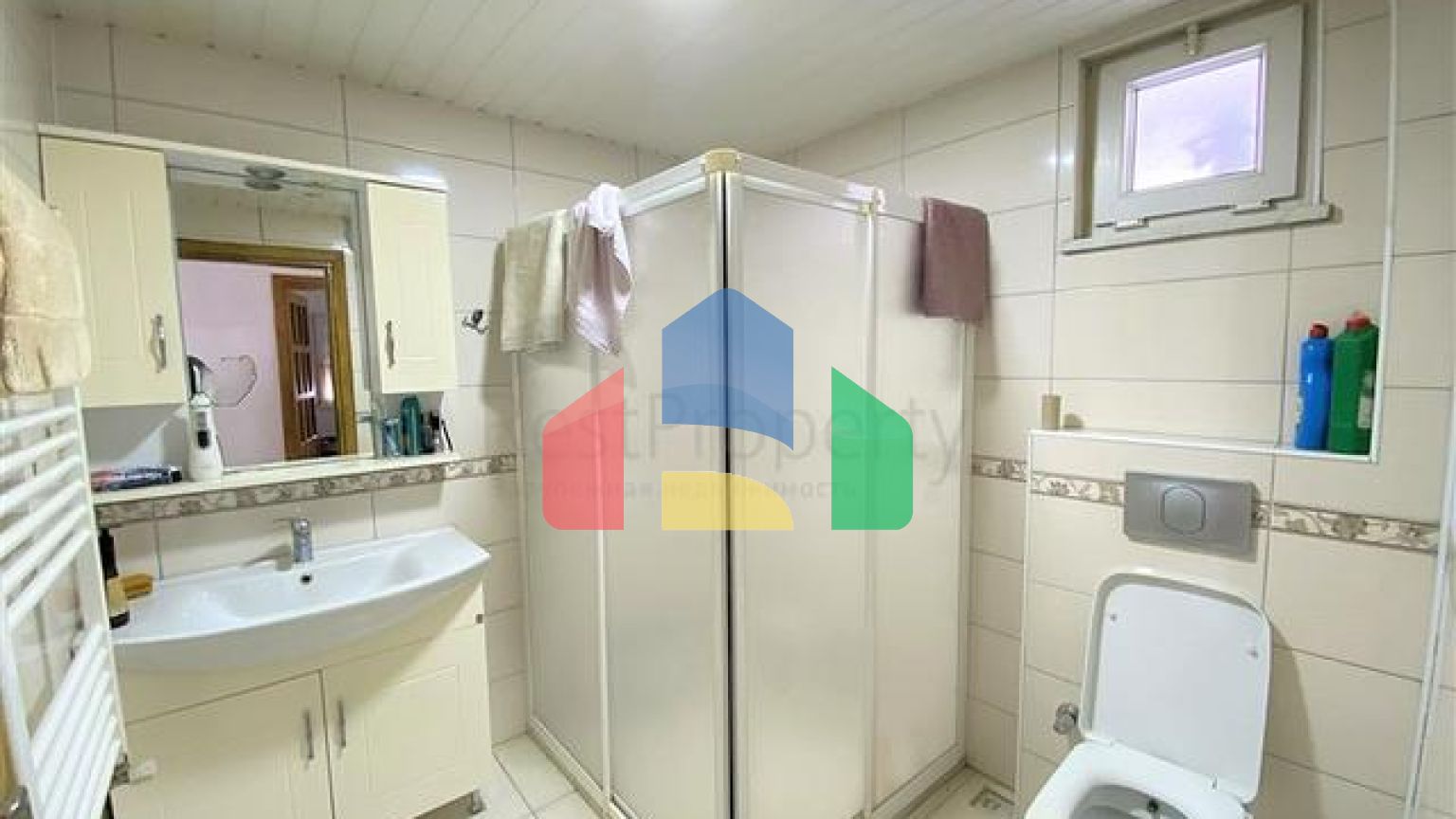 Вілла 6 + 2 з басейном в районі Конакли