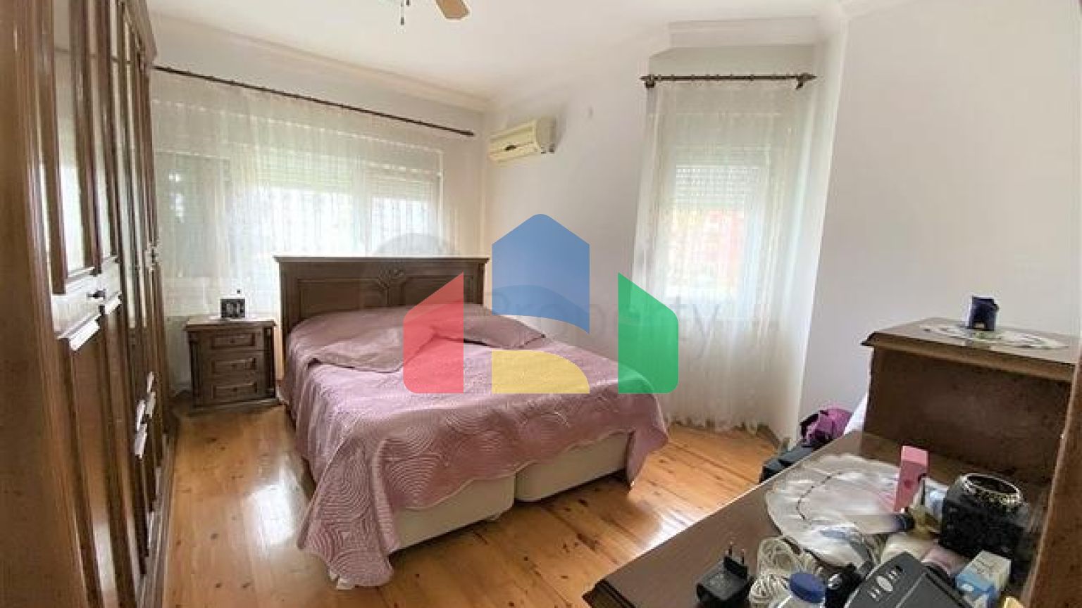 Вілла 6 + 2 з басейном в районі Конакли