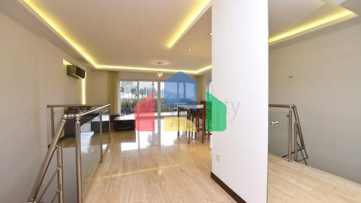 Дуплекс с выходом в сад в комплексе класса люкс