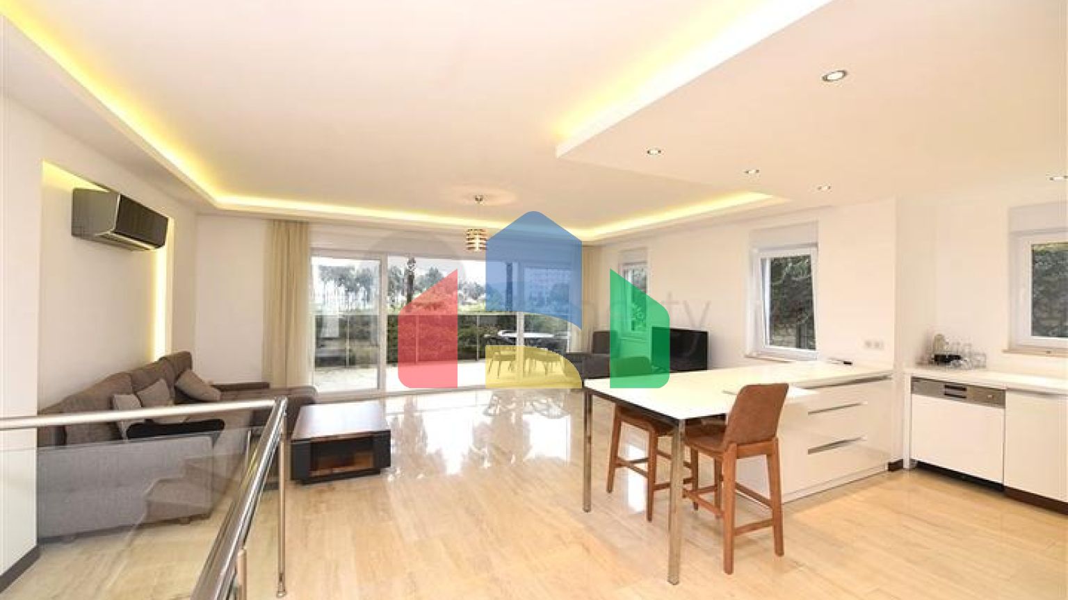 Дуплекс с выходом в сад в комплексе класса люкс