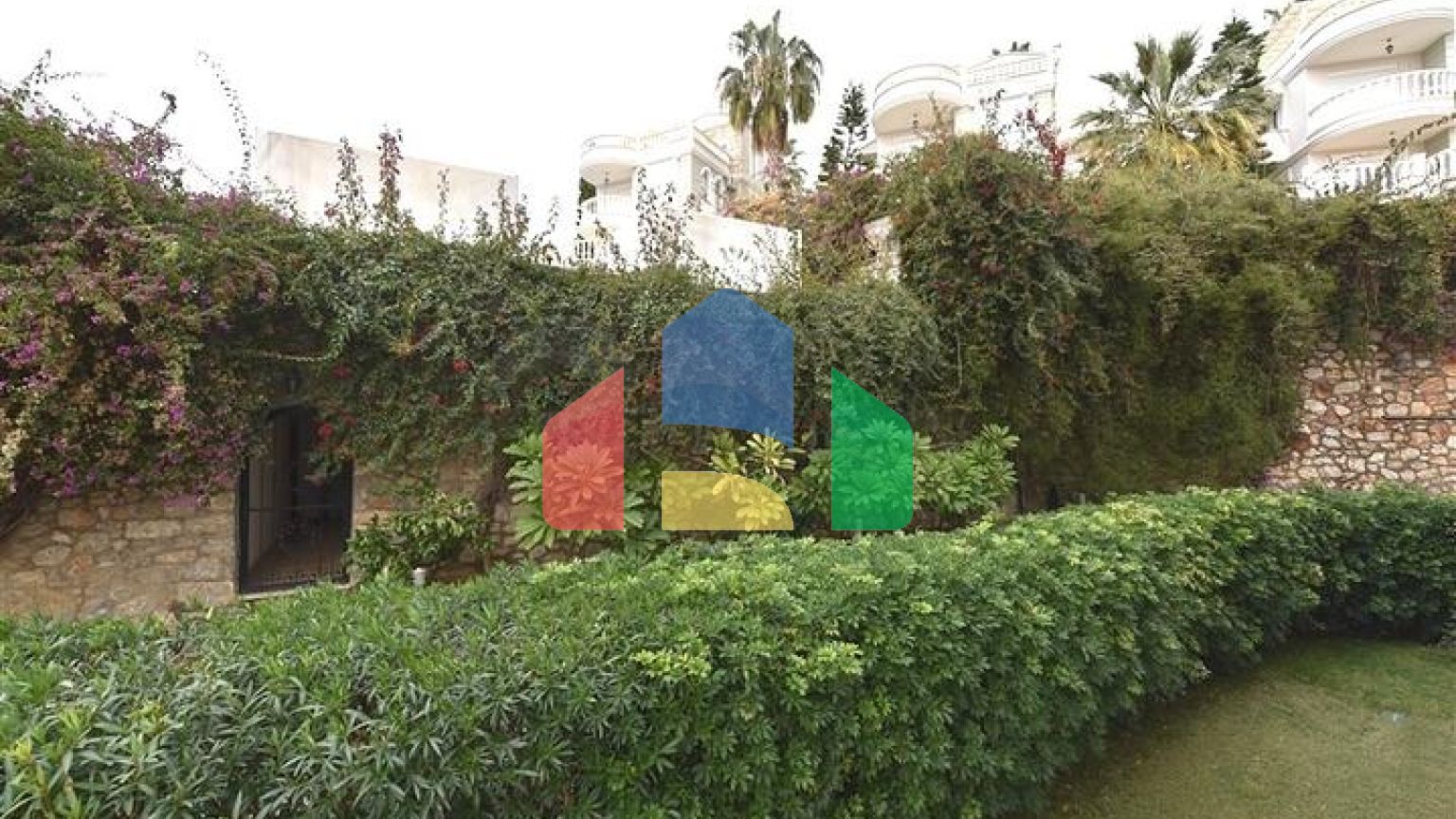 Дуплекс с выходом в сад в комплексе класса люкс