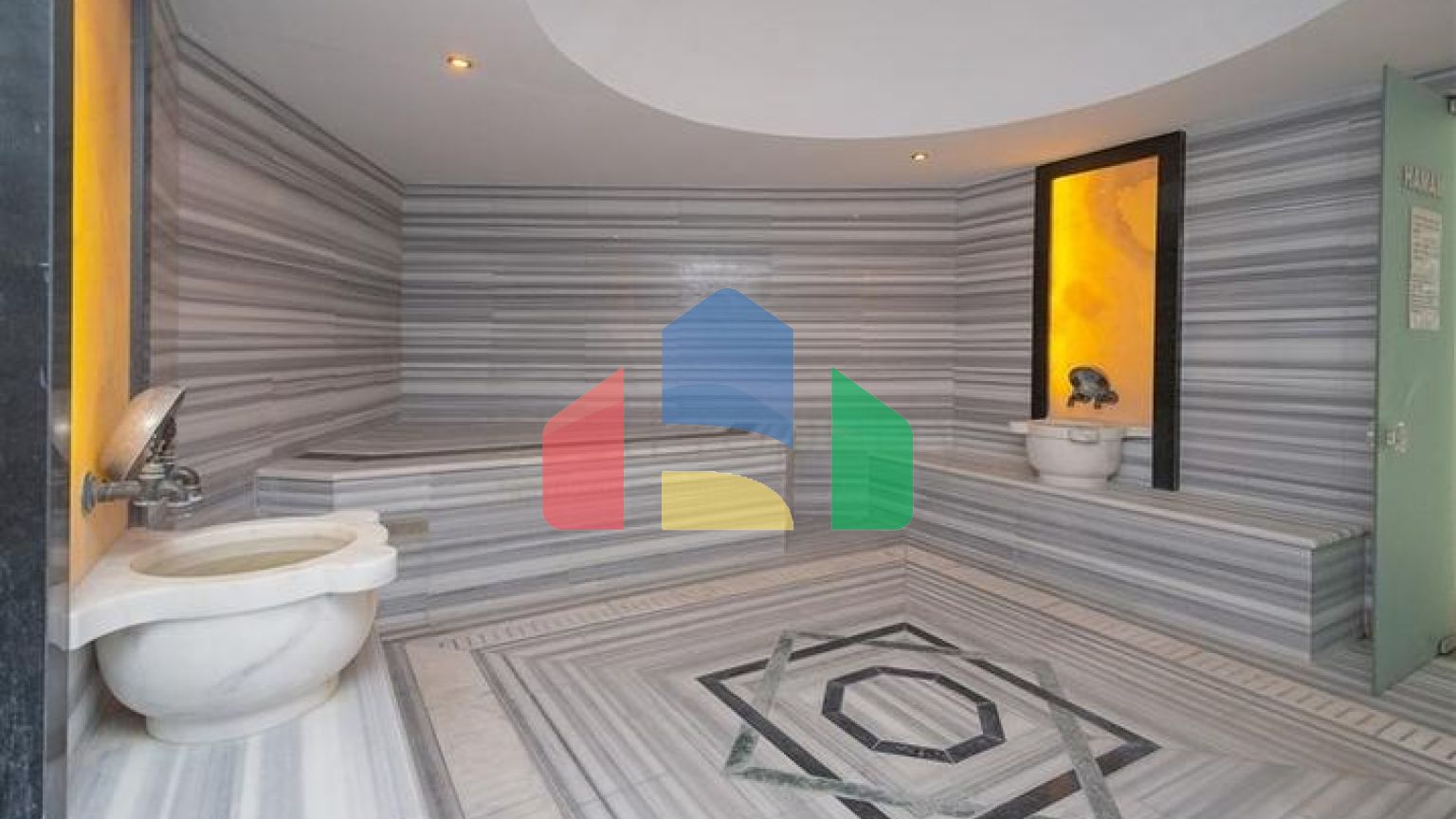 Вілла з просторою терасою в зеленій частині району Конакли