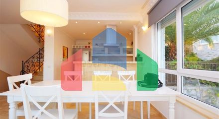 Вілла з просторою терасою в зеленій частині району Конакли