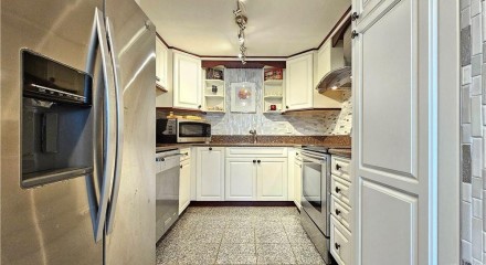 Residential - Condo/Apartment - Honolulu, Hawaii, United States - United States