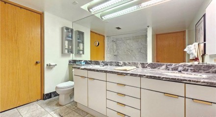 Residential - Condo/Apartment - Honolulu, Hawaii, United States - United States