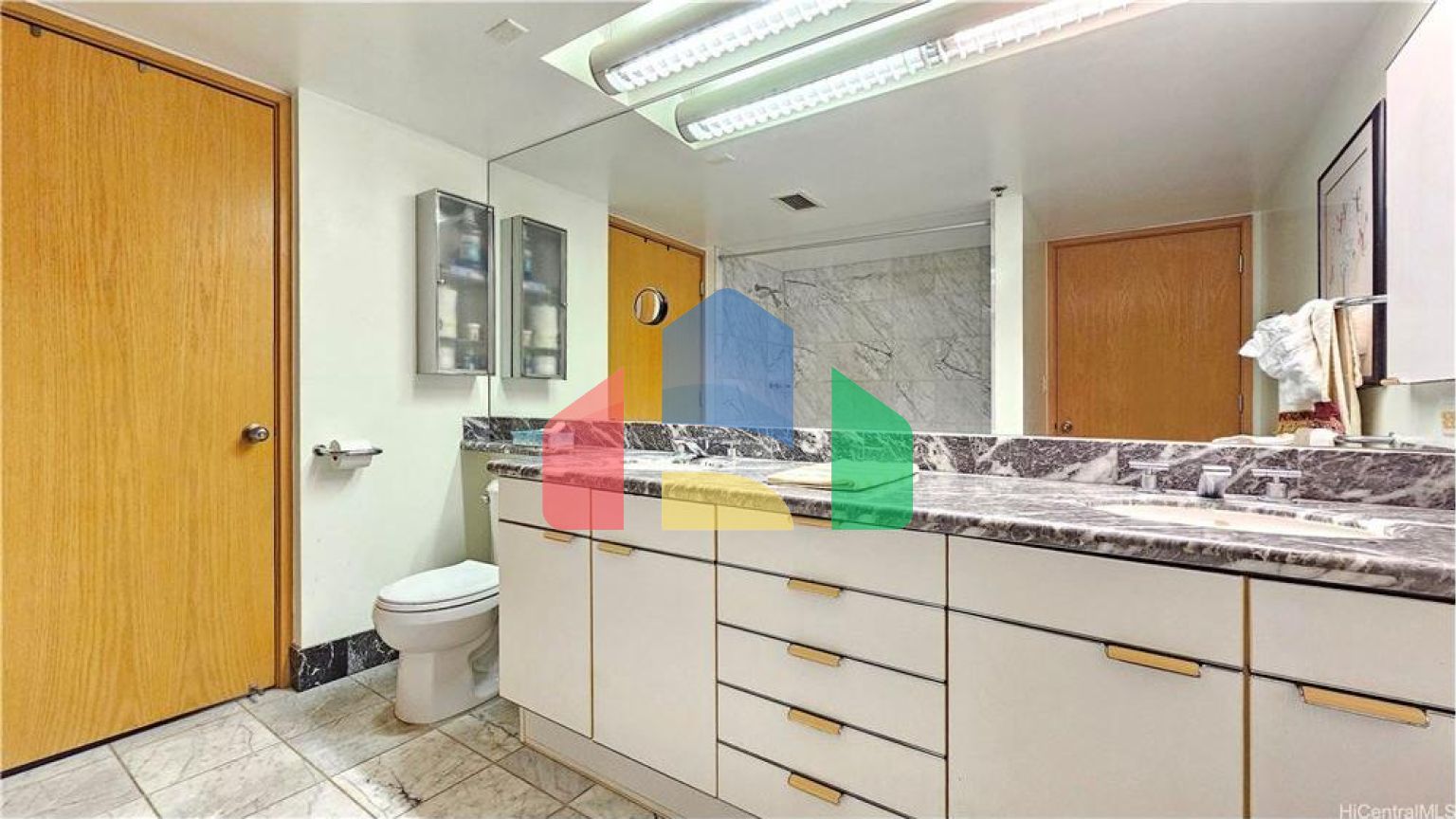 Residential - Condo/Apartment - Honolulu, Hawaii, United States - United States