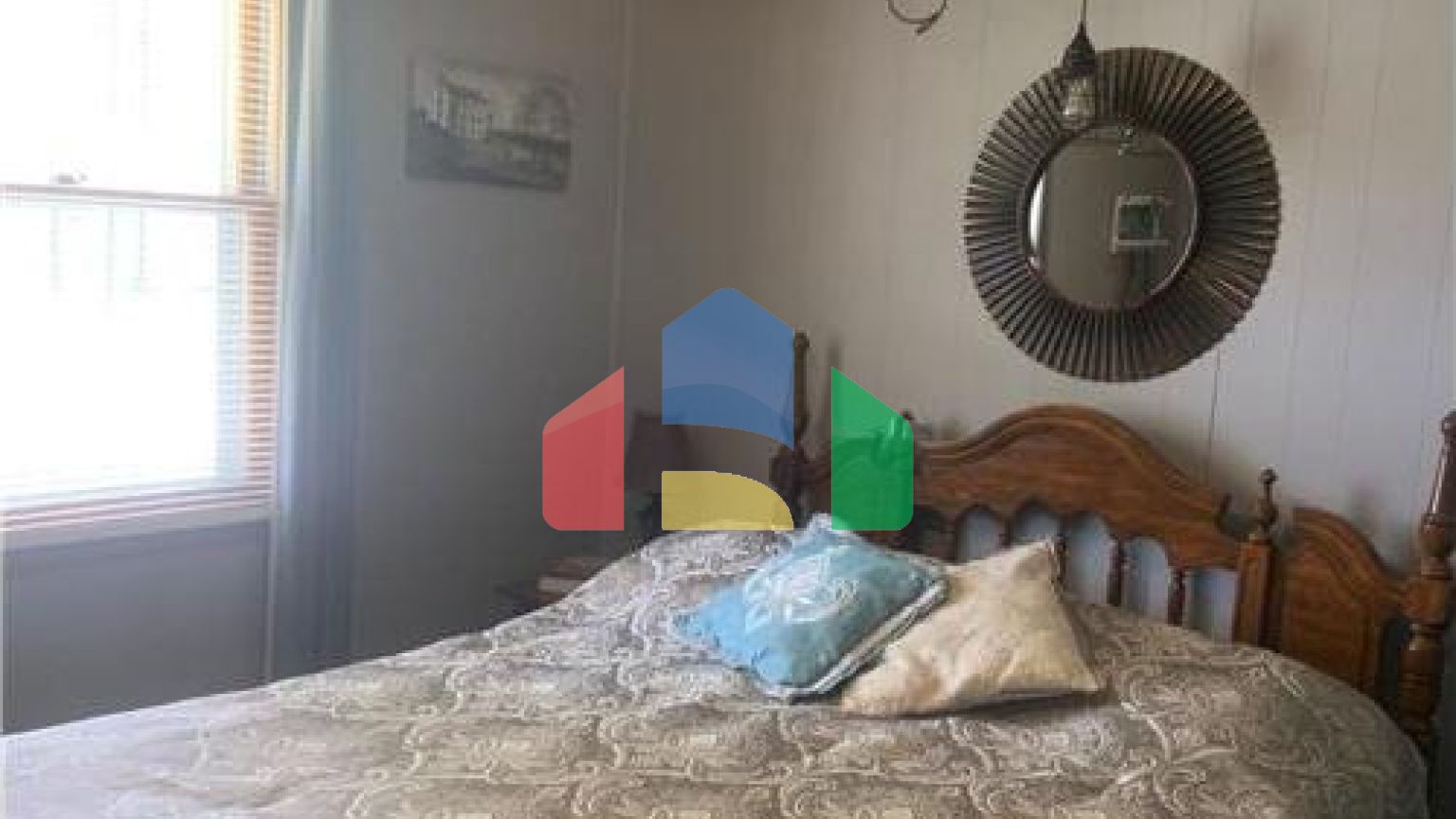 Residential - Single Family Home - Jacksonville, Illinois, United States - United States