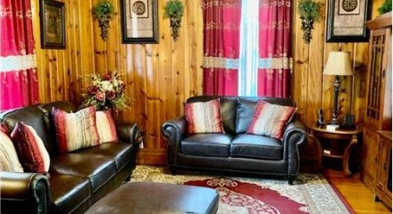 Residential - Single Family Home - Jacksonville, Illinois, United States - United States