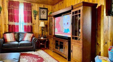 Residential - Single Family Home - Jacksonville, Illinois, United States - United States