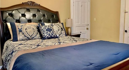 Residential - Single Family Home - Jacksonville, Illinois, United States - United States