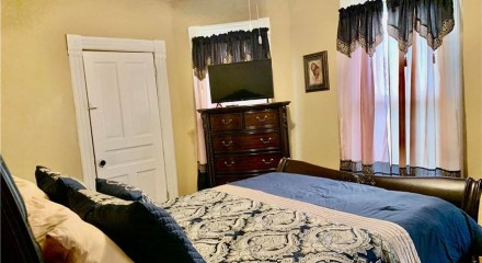 Residential - Single Family Home - Jacksonville, Illinois, United States - United States