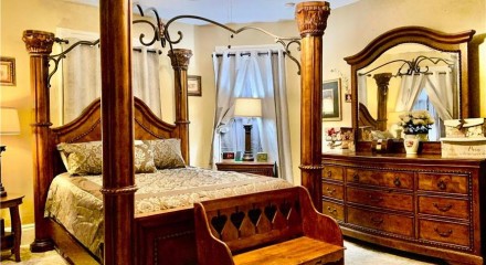Residential - Single Family Home - Jacksonville, Illinois, United States - United States