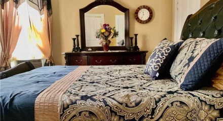 Residential - Single Family Home - Jacksonville, Illinois, United States - United States