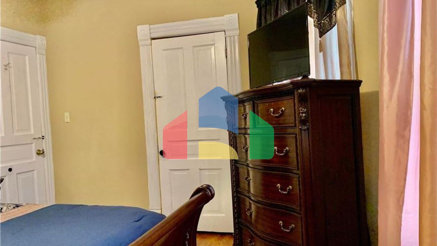 Residential - Single Family Home - Jacksonville, Illinois, United States - United States