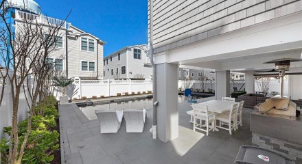 Residential - Single Family Home - Long Beach, New Jersey, United States - United States