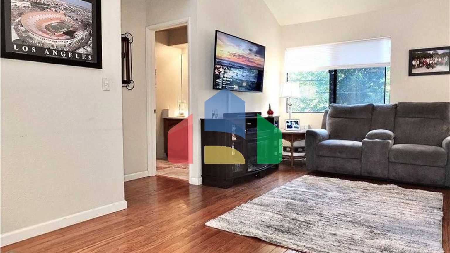 Residential - Townhouse - Long Beach, California, United States - United States