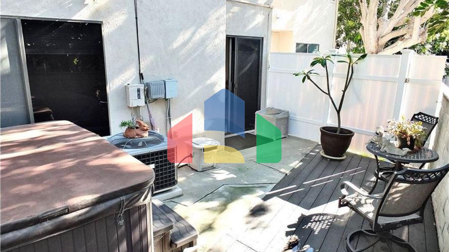 Residential - Townhouse - Long Beach, California, United States - United States