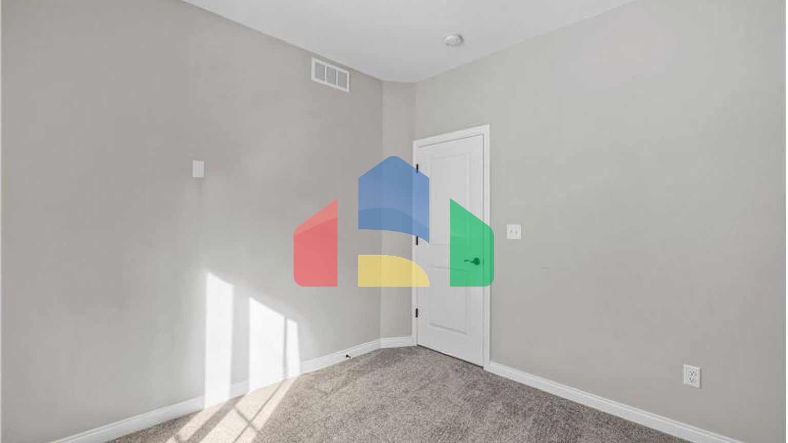 Residential - Single Family Home - Newport, United States - United States