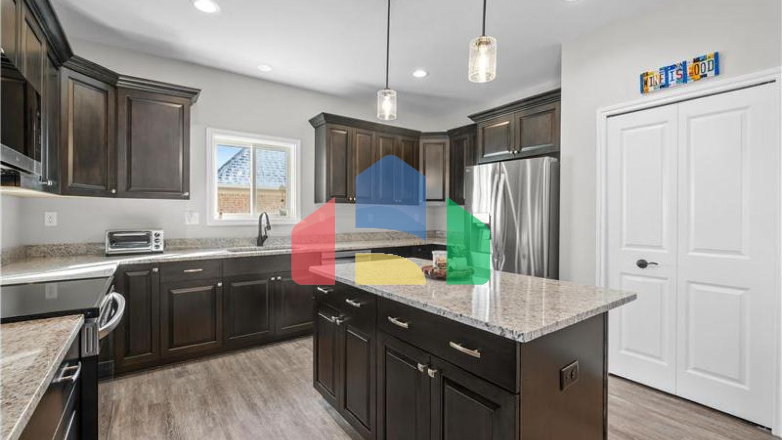 Residential - Single Family Home - Newport, United States - United States