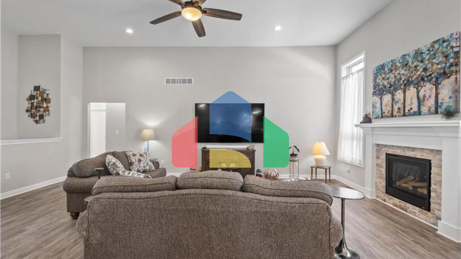 Residential - Single Family Home - Newport, United States - United States