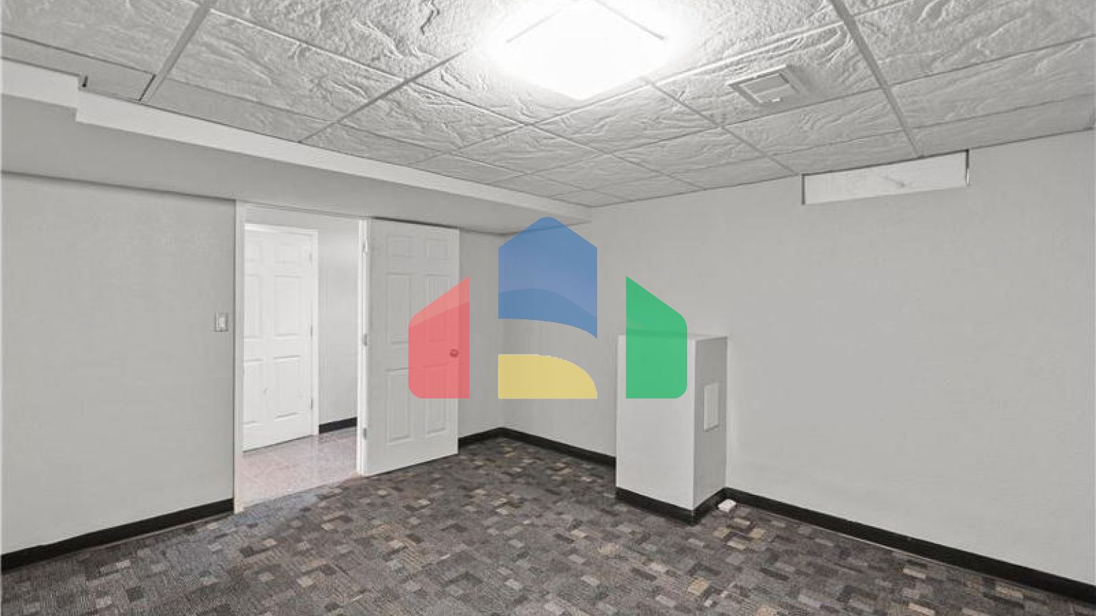 Residential - Single Family Home - Newport, United States - United States