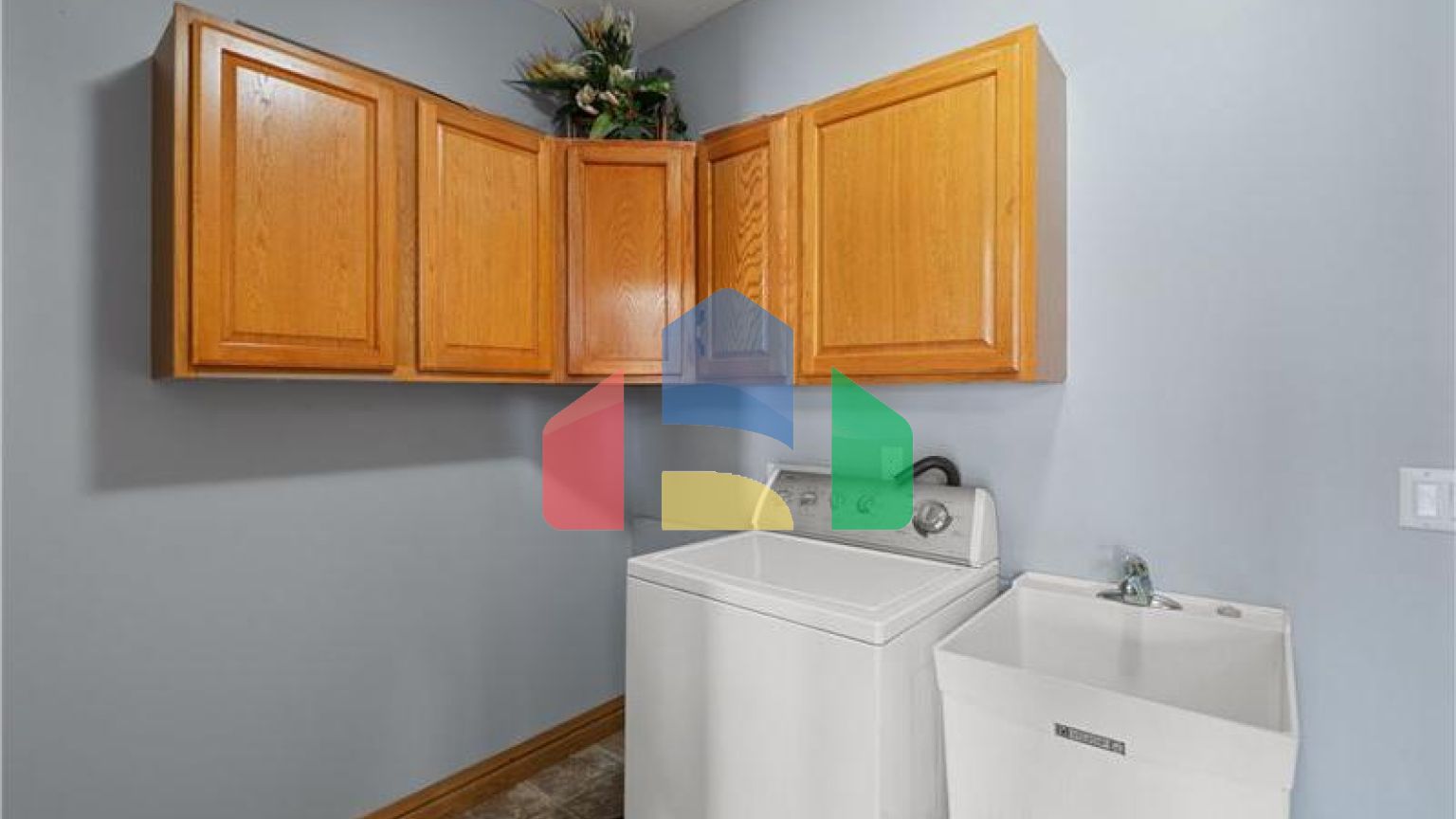 Residential - Single Family Home - Newport, United States - United States