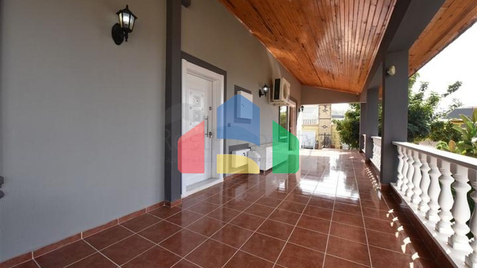 Вілла з видом на море в районі Каргиджак