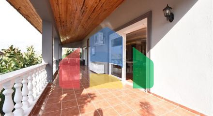 Вілла з видом на море в районі Каргиджак