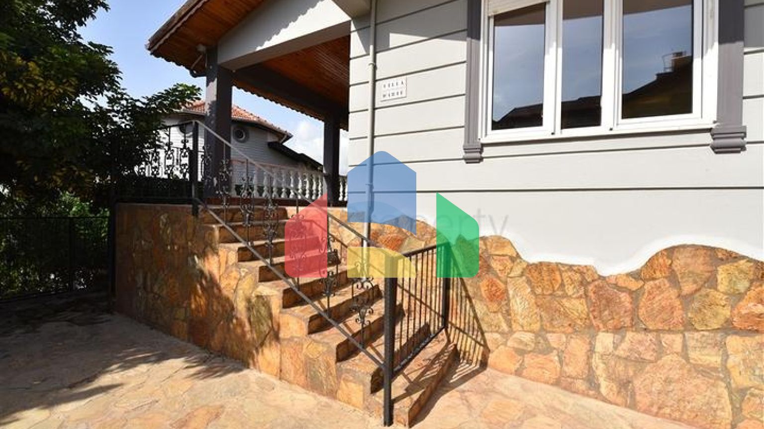 Вілла з видом на море в районі Каргиджак